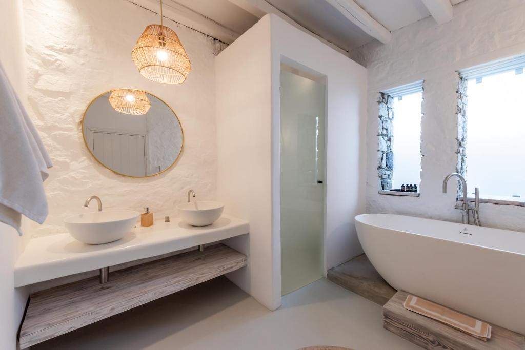 Mykonos villa slide 2