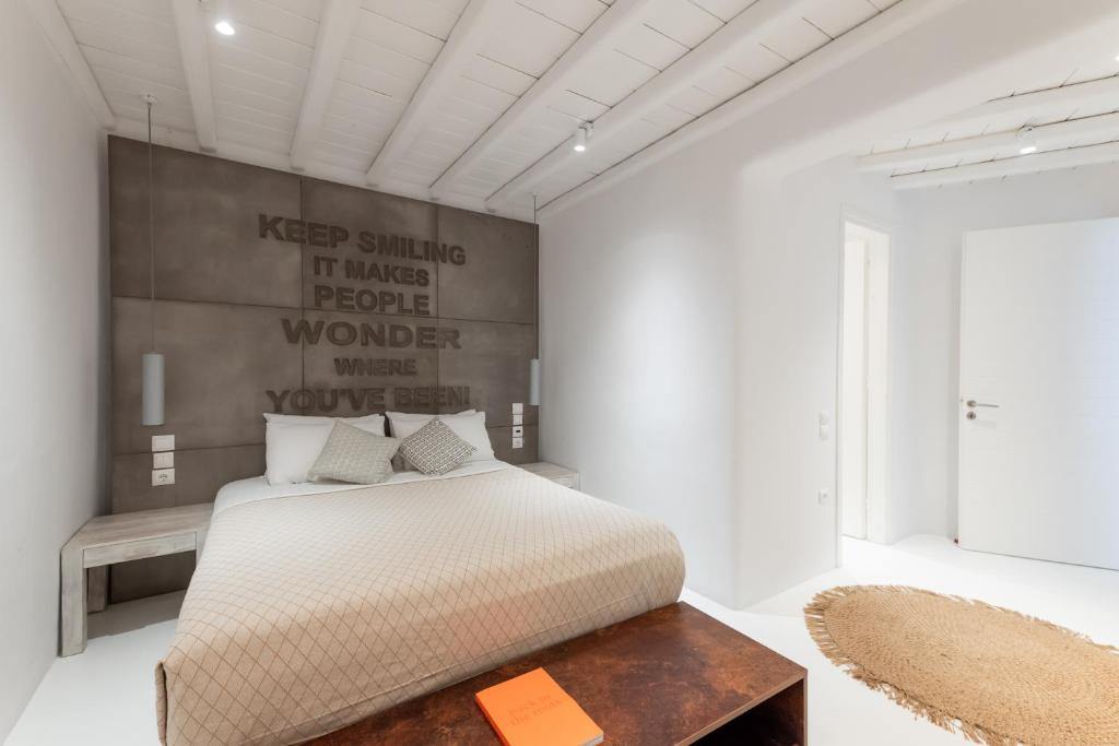 Mykonos villa slide 4
