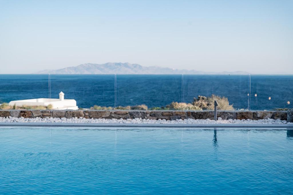 Mykonos villa slide 5