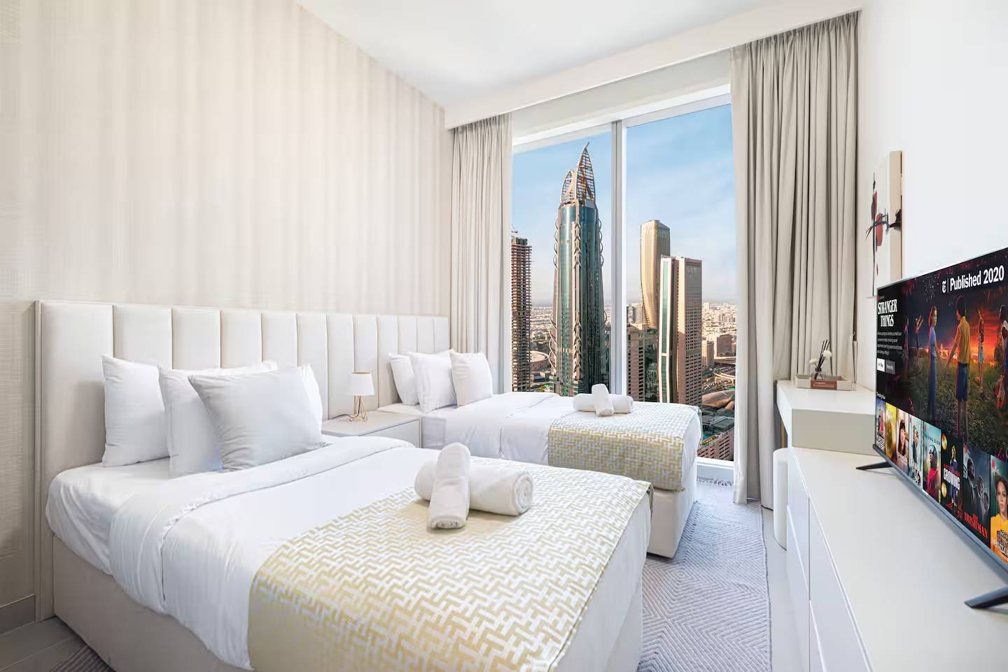 Dubai villa slide 5
